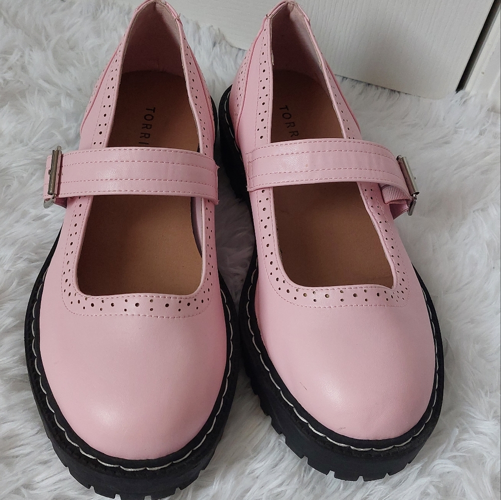 Torrid Women's Size 8.5 WW Pink Lug Sole Mary Jane Flats Extra Wide